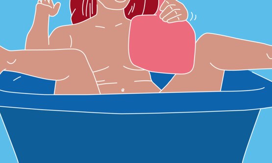 Illustration af pige på badeværelse, der bruger et spejl til at undersøge kroppens forandringer – Libresse