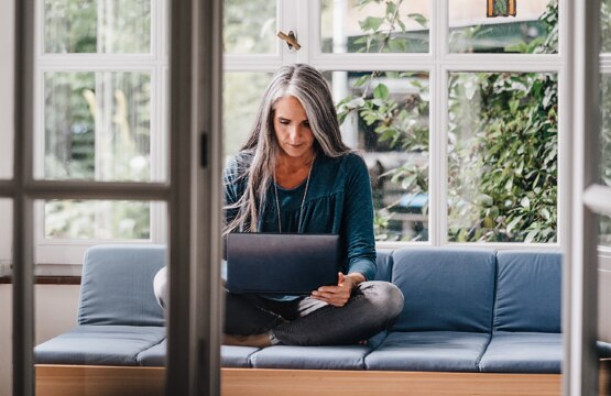 Article Gallery Mature Woman On Laptop