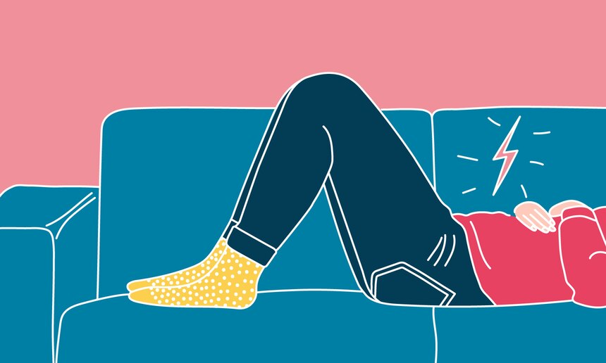 Illustration of a female lying down on a sofa with stomach cramps - Libresse