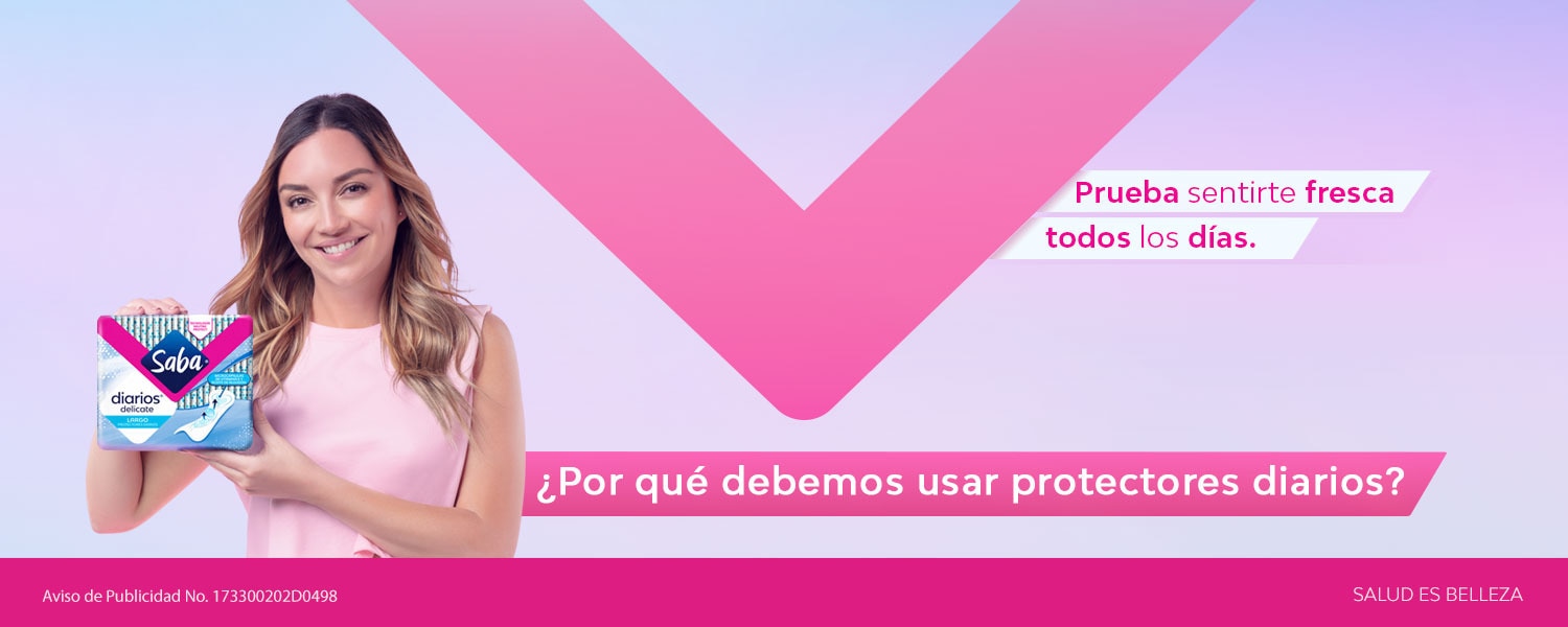 Imagen de una chica y un pack de protectores diarios saba