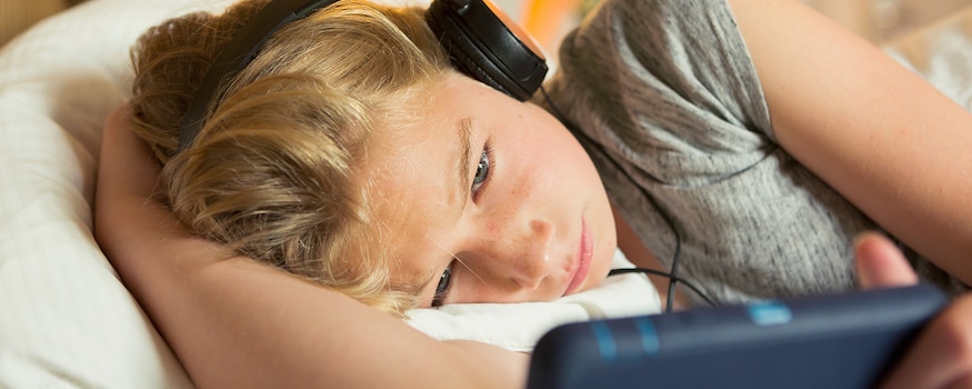 1500x600 Emotional Girl