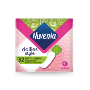 Confezione di proteggi slip Nuvenia Dailies Extra Lungo (protezione extra) su uno sfondo composto da un vortice di stelle